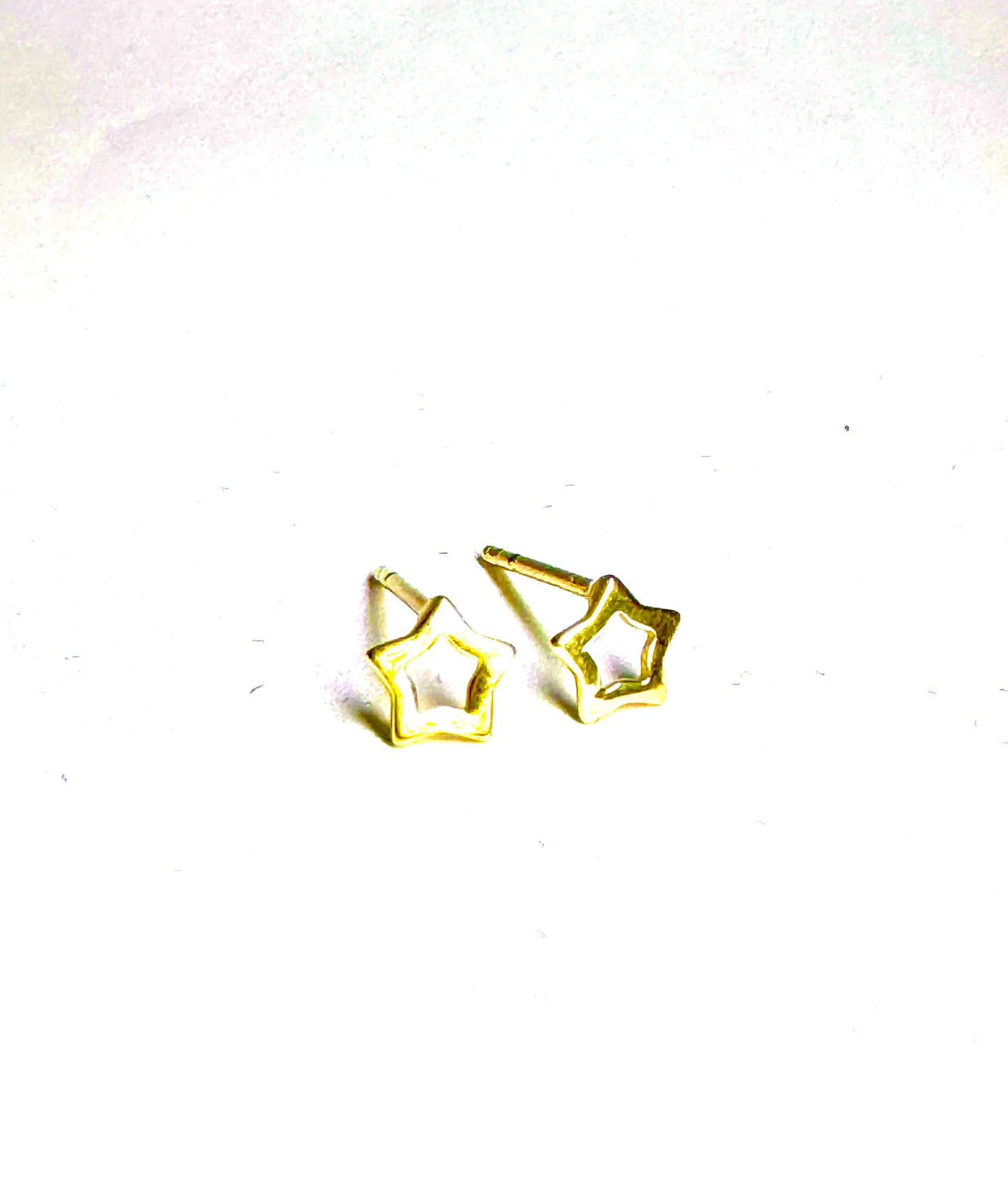 Hollow star stud